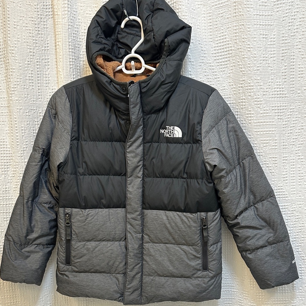 The North Face Kids Black and Gray Puffer Jacket size M 10 Excellent Used Condit